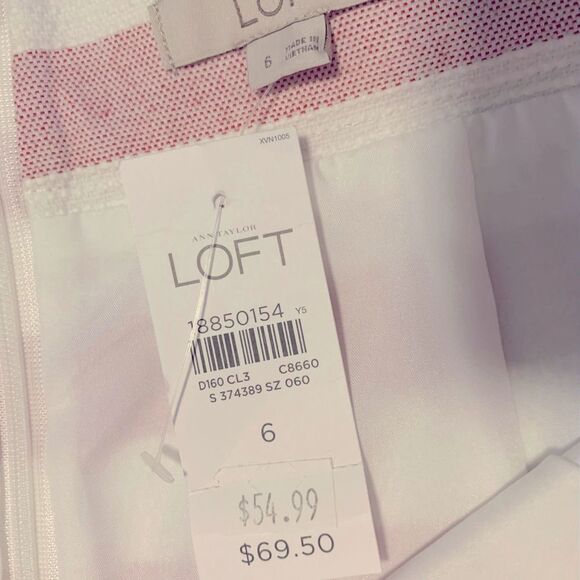 SIZE 6 NWOT 100% Cotton Loft striped pencil skirt with button detail and pockets - Picture 3 of 3